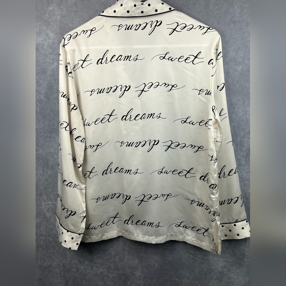 Victoria’s Secret  Soft Silky feel Pajama Button Down Top Size XS - Picture 7 of 11